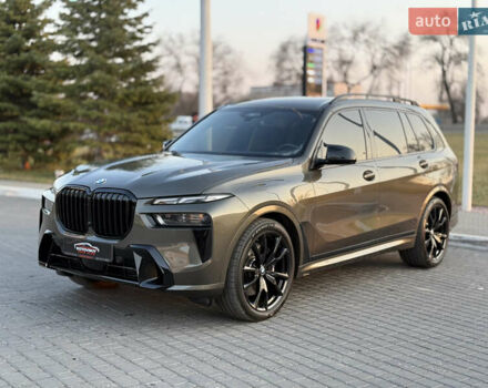 Серый БМВ X7, объемом двигателя 4.4 л и пробегом 9 тыс. км за 115000 $, фото 5 на Automoto.ua