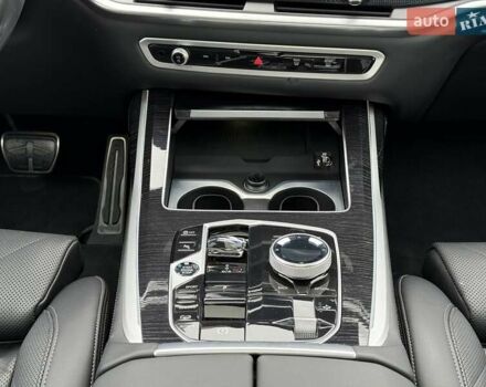 Серый БМВ X7, объемом двигателя 3 л и пробегом 16 тыс. км за 112800 $, фото 56 на Automoto.ua