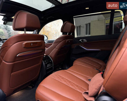 Серый БМВ X7, объемом двигателя 3 л и пробегом 63 тыс. км за 91000 $, фото 107 на Automoto.ua