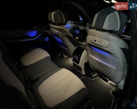 Серый БМВ X7, объемом двигателя 4.39 л и пробегом 39 тыс. км за 170000 $, фото 17 на Automoto.ua