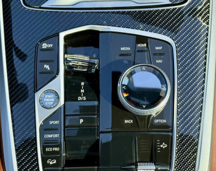 Серый БМВ X7, объемом двигателя 4.39 л и пробегом 34 тыс. км за 139900 $, фото 40 на Automoto.ua