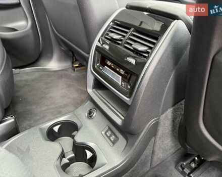 Серый БМВ X7, объемом двигателя 3 л и пробегом 16 тыс. км за 108800 $, фото 68 на Automoto.ua