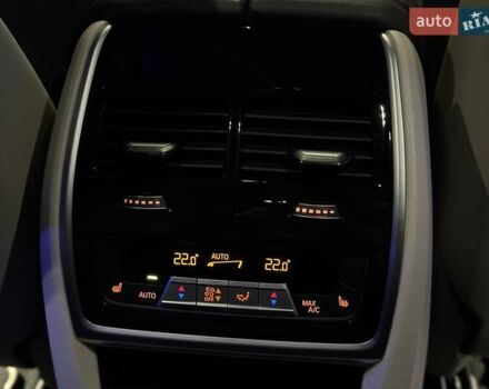 Серый БМВ X7, объемом двигателя 4.39 л и пробегом 39 тыс. км за 170000 $, фото 20 на Automoto.ua