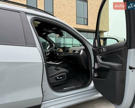 Серый БМВ X7, объемом двигателя 3 л и пробегом 16 тыс. км за 108800 $, фото 56 на Automoto.ua