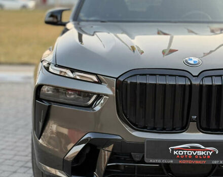 Серый БМВ X7, объемом двигателя 4.4 л и пробегом 9 тыс. км за 115000 $, фото 4 на Automoto.ua