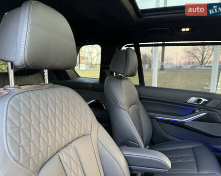 Серый БМВ X7, объемом двигателя 4.4 л и пробегом 9 тыс. км за 115000 $, фото 35 на Automoto.ua