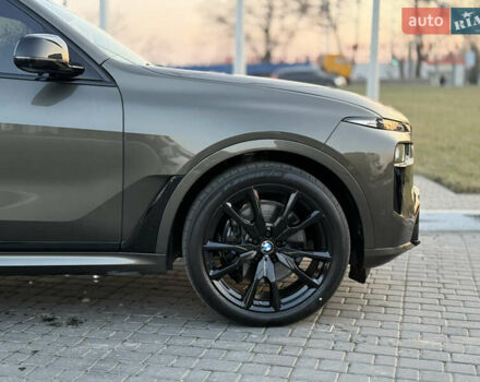 Серый БМВ X7, объемом двигателя 4.4 л и пробегом 9 тыс. км за 115000 $, фото 24 на Automoto.ua