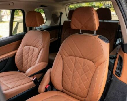 Серый БМВ X7, объемом двигателя 3 л и пробегом 25 тыс. км за 50000 $, фото 8 на Automoto.ua