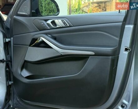 Серый БМВ X7, объемом двигателя 2.99 л и пробегом 99 тыс. км за 110900 $, фото 77 на Automoto.ua