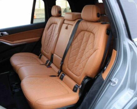 Серый БМВ X7, объемом двигателя 3 л и пробегом 18 тыс. км за 66000 $, фото 13 на Automoto.ua