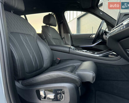 Серый БМВ X7, объемом двигателя 2.99 л и пробегом 86 тыс. км за 119000 $, фото 45 на Automoto.ua