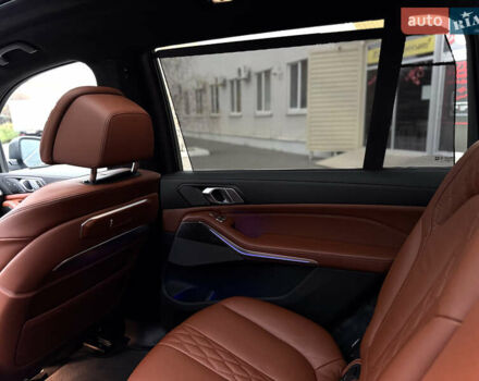 Серый БМВ X7, объемом двигателя 3 л и пробегом 63 тыс. км за 91000 $, фото 94 на Automoto.ua