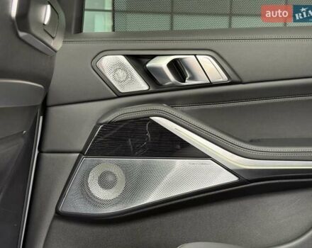 Серый БМВ X7, объемом двигателя 3 л и пробегом 16 тыс. км за 108800 $, фото 66 на Automoto.ua