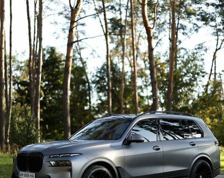 Серый БМВ X7, объемом двигателя 3 л и пробегом 8 тыс. км за 101000 $, фото 2 на Automoto.ua