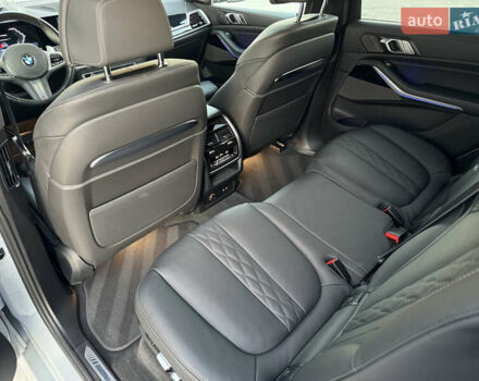 Серый БМВ X7, объемом двигателя 2.99 л и пробегом 86 тыс. км за 119000 $, фото 32 на Automoto.ua
