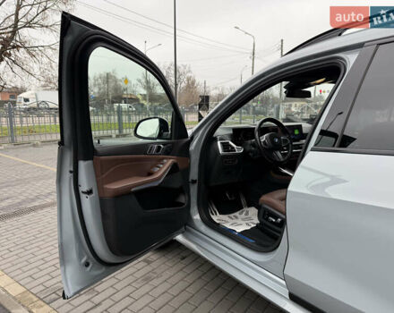 Серый БМВ X7, объемом двигателя 2.99 л и пробегом 57 тыс. км за 114000 $, фото 14 на Automoto.ua