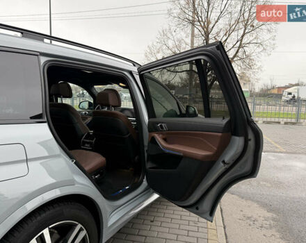 Серый БМВ X7, объемом двигателя 2.99 л и пробегом 57 тыс. км за 114000 $, фото 30 на Automoto.ua