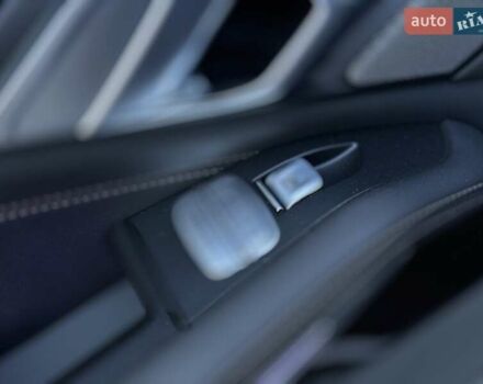 Серый БМВ X7, объемом двигателя 3 л и пробегом 39 тыс. км за 105000 $, фото 27 на Automoto.ua