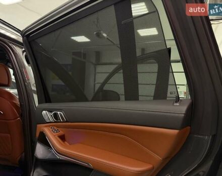 Серый БМВ X7, объемом двигателя 4.39 л и пробегом 1 тыс. км за 189900 $, фото 74 на Automoto.ua