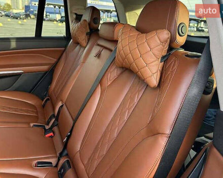 Серый БМВ X7, объемом двигателя 3 л и пробегом 11 тыс. км за 120000 $, фото 9 на Automoto.ua