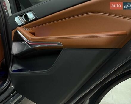 Серый БМВ X7, объемом двигателя 4.39 л и пробегом 1 тыс. км за 189900 $, фото 76 на Automoto.ua