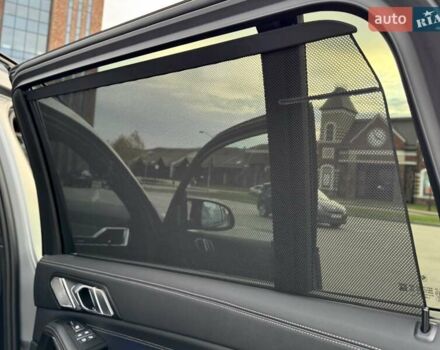 Серый БМВ X7, объемом двигателя 4.39 л и пробегом 7 тыс. км за 195000 $, фото 42 на Automoto.ua