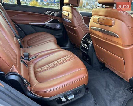 Серый БМВ X7, объемом двигателя 3 л и пробегом 11 тыс. км за 120000 $, фото 7 на Automoto.ua