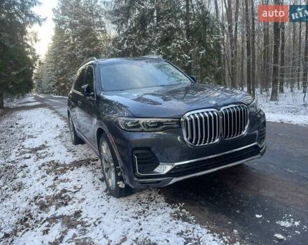Серый БМВ X7, объемом двигателя 3 л и пробегом 77 тыс. км за 55400 $, фото 1 на Automoto.ua
