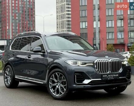 Серый БМВ X7, объемом двигателя 3 л и пробегом 90 тыс. км за 54900 $, фото 1 на Automoto.ua