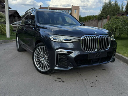 БМВ X7 2019 в Ровно на Automoto.ua Серый БМВ X7, объемом двигателя 3 л и пробегом 197 тыс. км за 68888 $, фото 1 на Automoto.ua