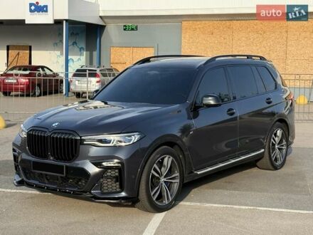 БМВ X7 2020 в Киеве на Automoto.ua Серый БМВ X7, объемом двигателя 3 л и пробегом 168 тыс. км за 55000 $, фото 1 на Automoto.ua