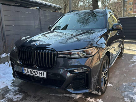 БМВ X7 2020 в Киеве на Automoto.ua Серый БМВ X7, объемом двигателя 4.39 л и пробегом 78 тыс. км за 80000 $, фото 1 на Automoto.ua