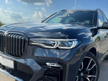 БМВ X7 2022 у Одесі на Automoto.ua Сірий БМВ X7, об'ємом двигуна 2.99 л та пробігом 19 тис. км за 98500 $, фото 1 на Automoto.ua