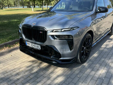 Серый БМВ X7, объемом двигателя 4.39 л и пробегом 60 тыс. км за 125000 $, фото 1 на Automoto.ua