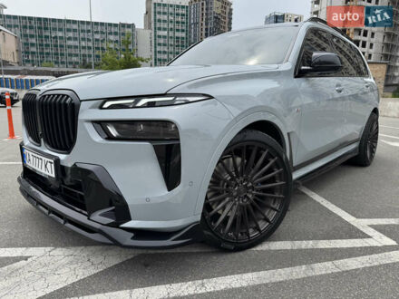 БМВ X7 2023 в Киеве на Automoto.ua Серый БМВ X7, объемом двигателя 3 л и пробегом 40 тыс. км за 128500 $, фото 1 на Automoto.ua