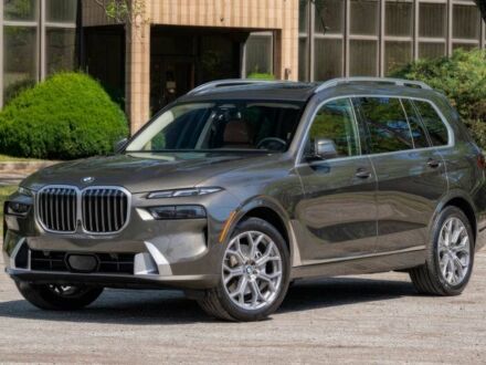 Серый БМВ X7, объемом двигателя 3 л и пробегом 25 тыс. км за 50000 $, фото 1 на Automoto.ua