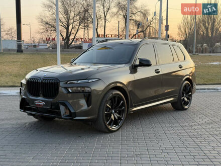 БМВ X7 2023 у Одесі на Automoto.ua Сірий БМВ X7, об'ємом двигуна 4.4 л та пробігом 9 тис. км за 115000 $, фото 1 на Automoto.ua