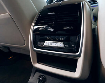 Синий БМВ X7, объемом двигателя 4.4 л и пробегом 85 тыс. км за 78000 $, фото 25 на Automoto.ua