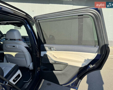 Синий БМВ X7, объемом двигателя 4.4 л и пробегом 100 тыс. км за 64900 $, фото 49 на Automoto.ua