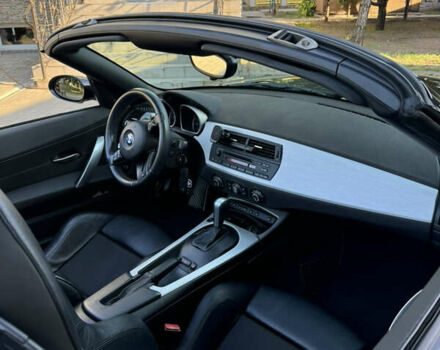 Чорний БМВ Зет 4, об'ємом двигуна 3 л та пробігом 77 тис. км за 20000 $, фото 16 на Automoto.ua