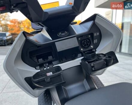 Белый БМВ CE 04, объемом двигателя 0 л и пробегом 3 тыс. км за 11106 $, фото 16 на Automoto.ua