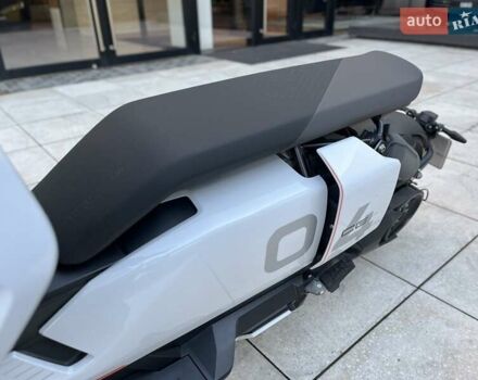 Белый БМВ CE 04, объемом двигателя 0 л и пробегом 3 тыс. км за 11106 $, фото 17 на Automoto.ua