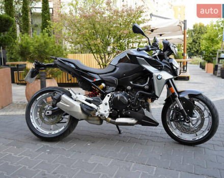 Черный БМВ F 900R, объемом двигателя 0.9 л и пробегом 16 тыс. км за 13999 $, фото 1 на Automoto.ua