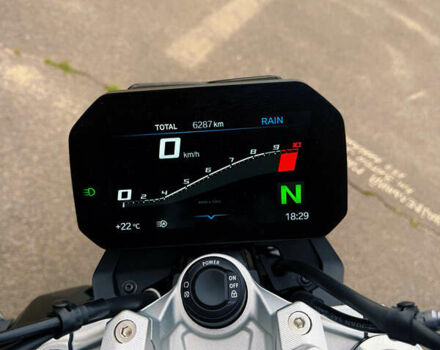 Серый БМВ F 900R, объемом двигателя 0.9 л и пробегом 10 тыс. км за 12000 $, фото 5 на Automoto.ua