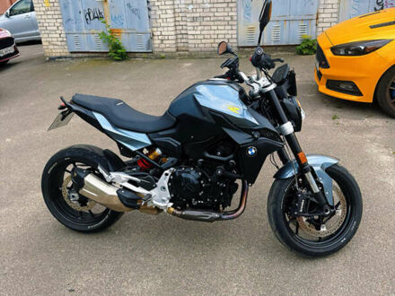 Серый БМВ F 900R, объемом двигателя 0.9 л и пробегом 10 тыс. км за 12000 $, фото 1 на Automoto.ua