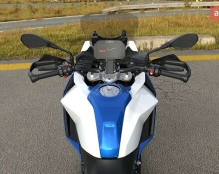 купити нове авто БМВ F 900XR 2026 року від офіційного дилера АВТ Бавария Киев Вацлава Гавела БМВ фото