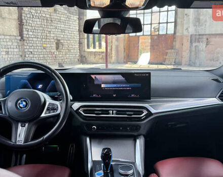 Белый БМВ i4, объемом двигателя 0 л и пробегом 30 тыс. км за 42000 $, фото 8 на Automoto.ua