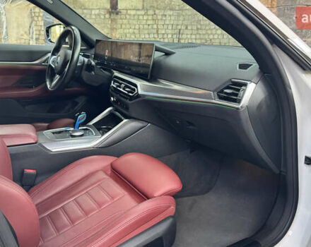 Белый БМВ i4, объемом двигателя 0 л и пробегом 30 тыс. км за 42000 $, фото 11 на Automoto.ua