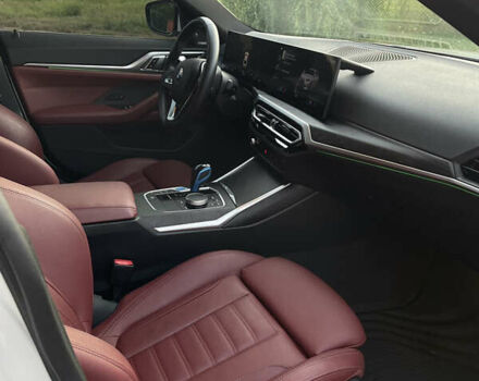 Белый БМВ i4, объемом двигателя 0 л и пробегом 31 тыс. км за 30100 $, фото 25 на Automoto.ua