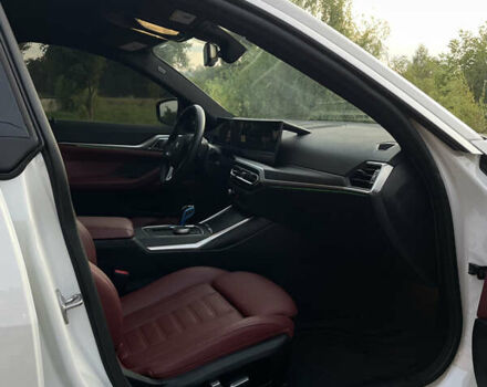 Белый БМВ i4, объемом двигателя 0 л и пробегом 31 тыс. км за 30100 $, фото 26 на Automoto.ua